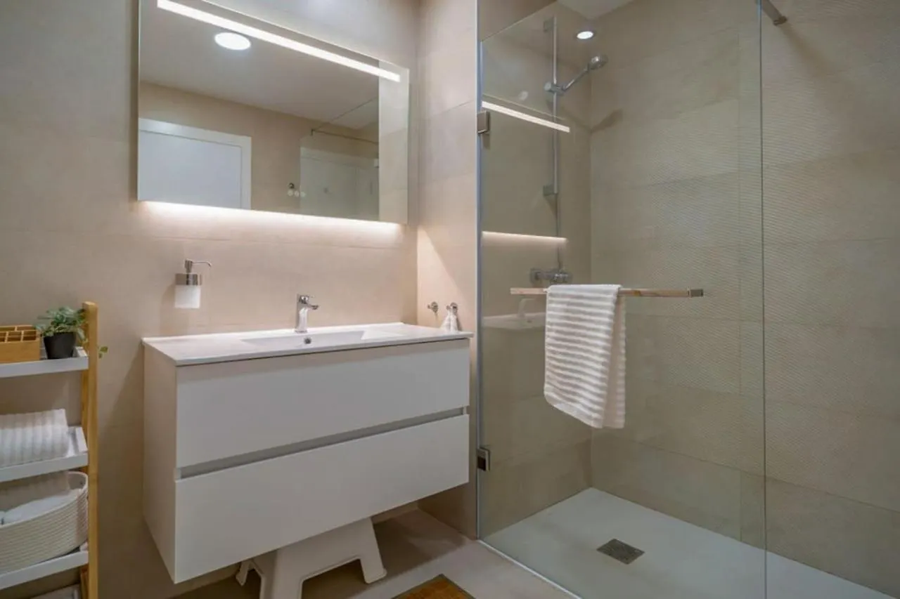 Appartement Heerlijk Penthouse, Dakterras Met Prachtig Zeezicht, Kingsize Bed, Zwembad, 700M Van Strand Torre de Benagalbon
