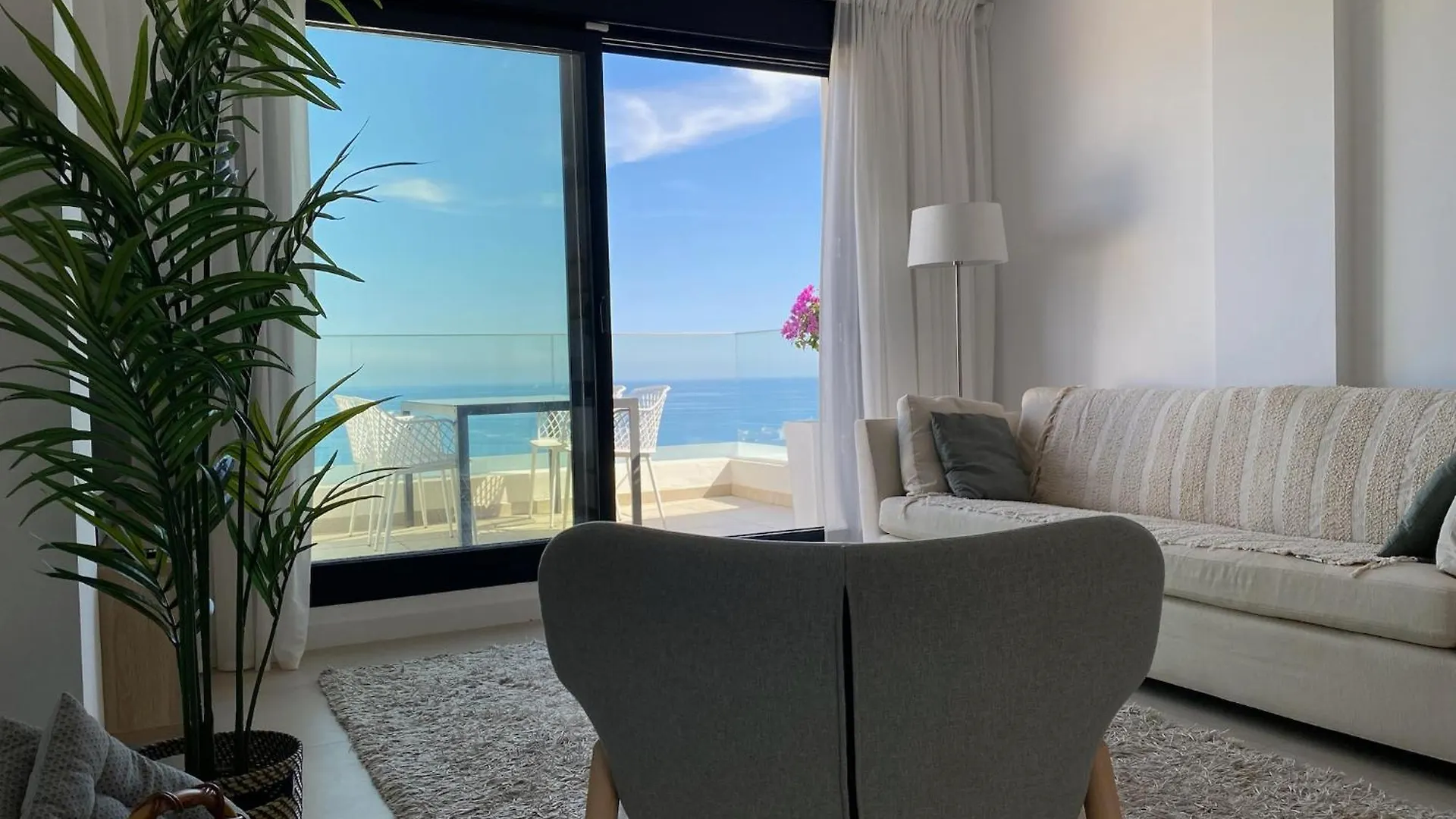 Heerlijk Penthouse, Dakterras Met Prachtig Zeezicht, Kingsize Bed, Zwembad, 700M Van Strand Torre de Benagalbon