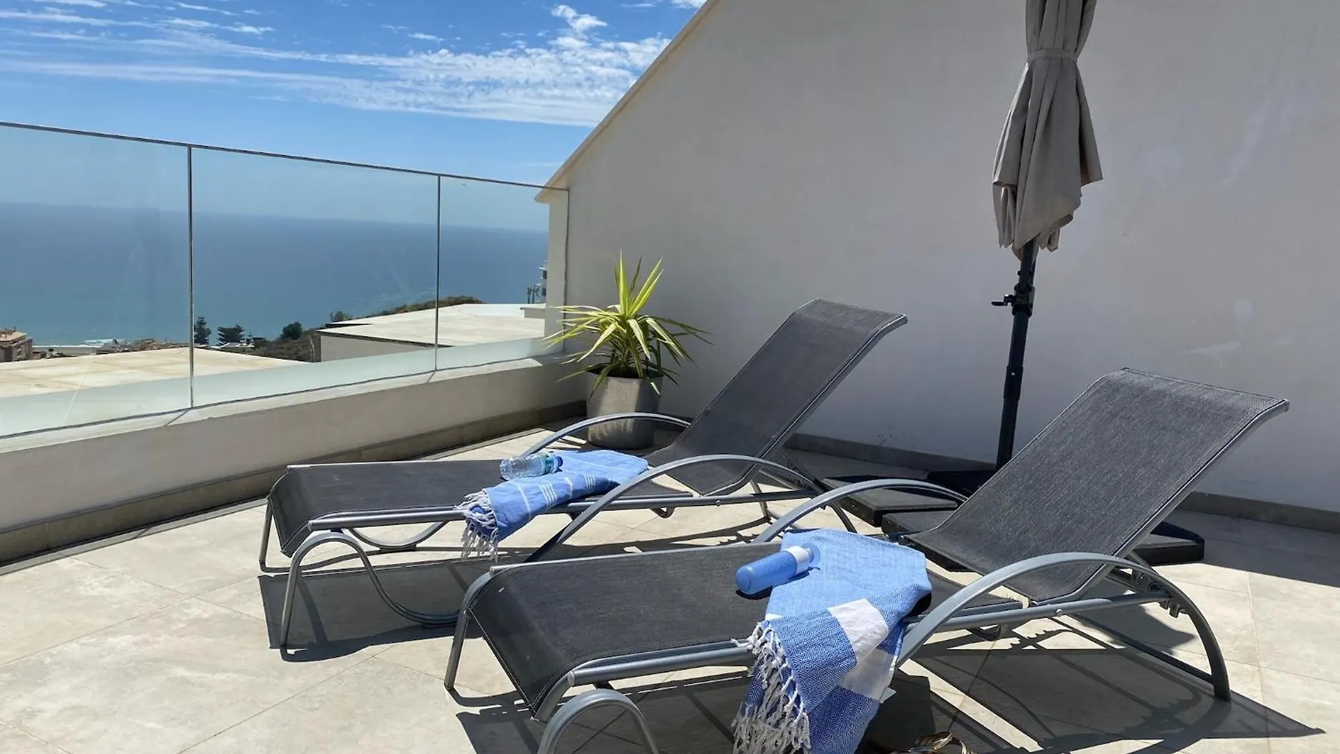 Heerlijk Penthouse, Dakterras Met Prachtig Zeezicht, Kingsize Bed, Zwembad, 700M Van Strand Torre de Benagalbon 0*,
