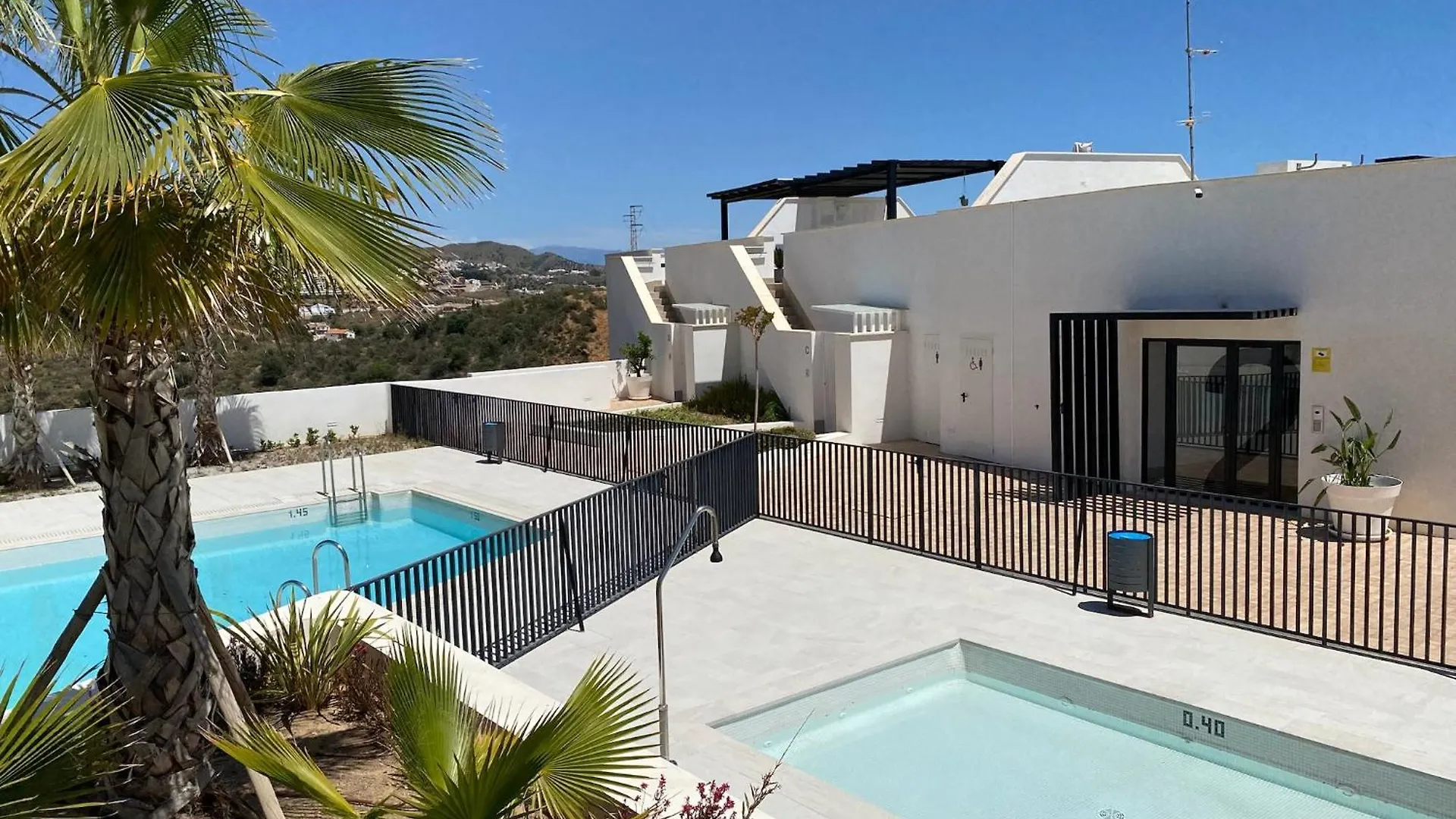 Appartement Heerlijk Penthouse, Dakterras Met Prachtig Zeezicht, Kingsize Bed, Zwembad, 700M Van Strand Torre de Benagalbon