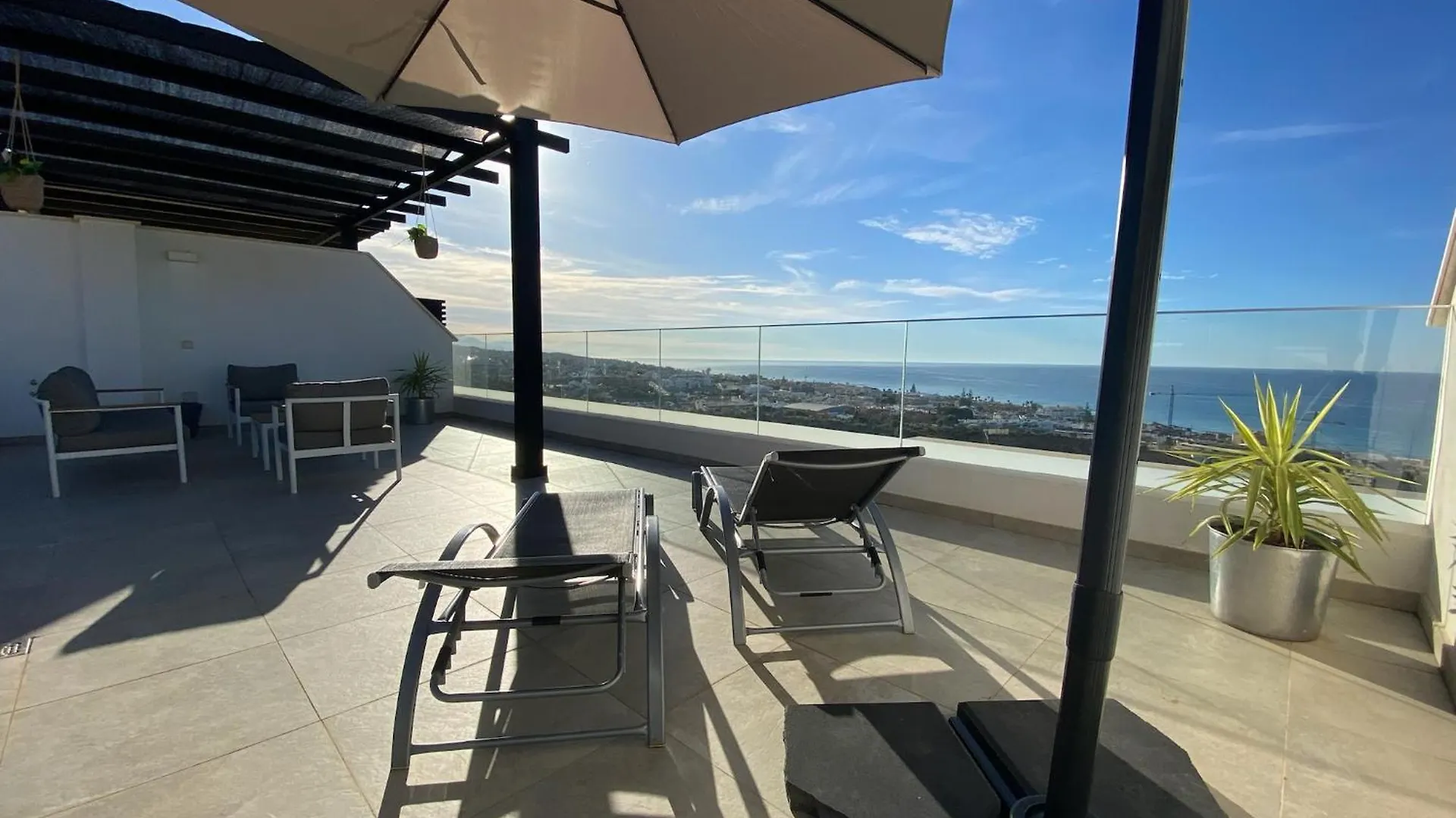 Apartment Heerlijk Penthouse, Dakterras Met Prachtig Zeezicht, Kingsize Bed, Zwembad, 700M Van Strand Torre de Benagalbon Spain